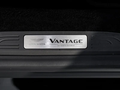 Aston martin VANTAGE