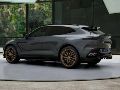 Aston martin DBX 707