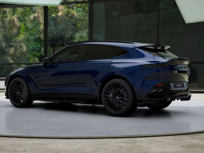 Aston martin DBX 707