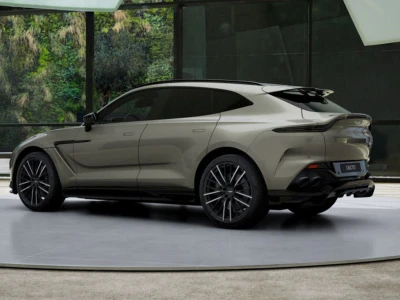 Aston martin DBX 707