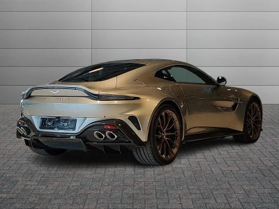 Aston martin VANTAGE