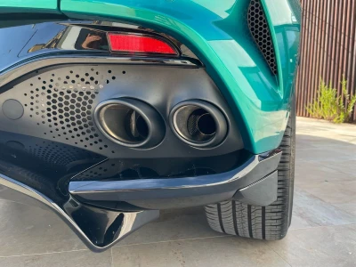 Aston martin DBX 707