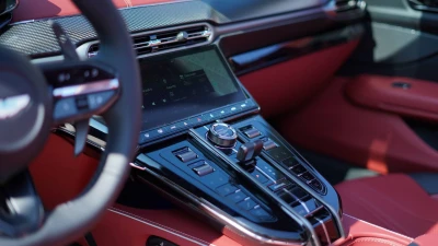Aston martin VANTAGE ROADSTER
