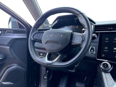 Lynk&co 01
