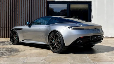 Aston martin DB12