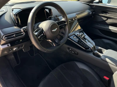 Aston martin VANTAGE