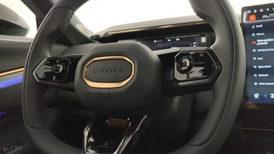 Lynk&co 08