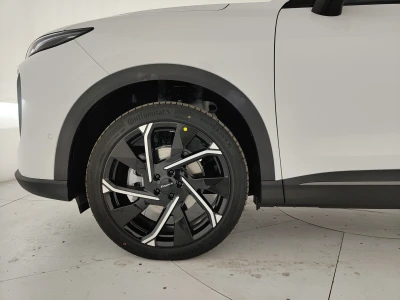 Lepas L8 PHEV