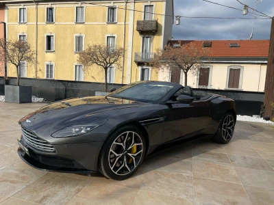 Aston martin DB11