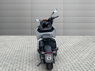BMW Motorrad CE04