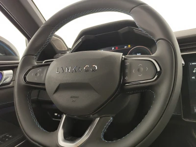 Lynk&co 01