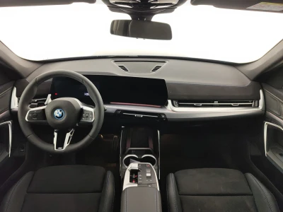BMW i IX1