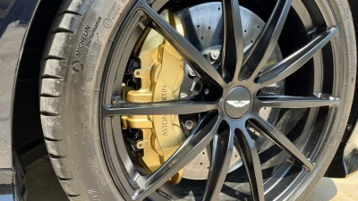 Aston martin V12 ROADSTER