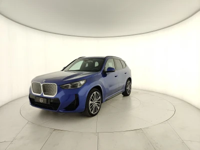 BMW i IX1