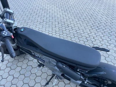 BMW Motorrad CE02