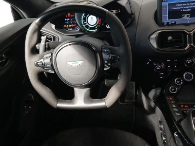 Aston martin VANTAGE