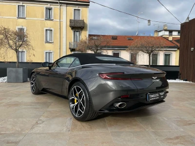 Aston martin DB11