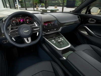 Aston martin DBX 707
