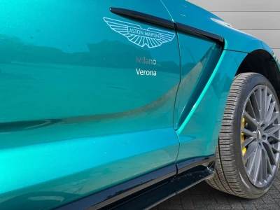 Aston martin DBX 707