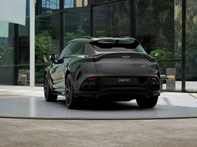 Aston martin DBX 707
