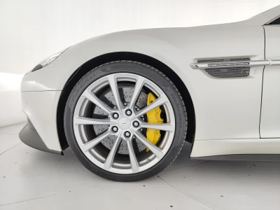 Aston martin Vanquish