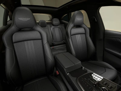 Aston martin DBX 707