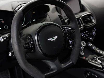 Aston martin VANTAGE