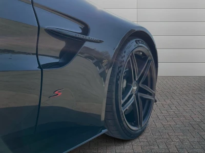Aston martin VANTAGE
