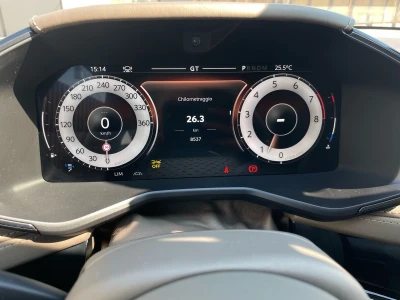Aston martin DBX 707