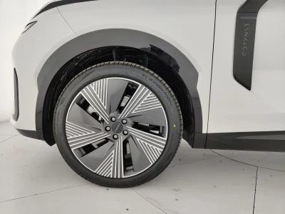 Lynk&co 08