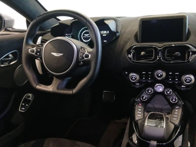 Aston martin VANTAGE