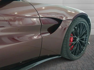 Aston martin VANTAGE