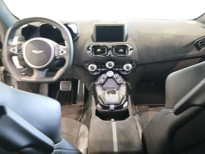 Aston martin VANTAGE