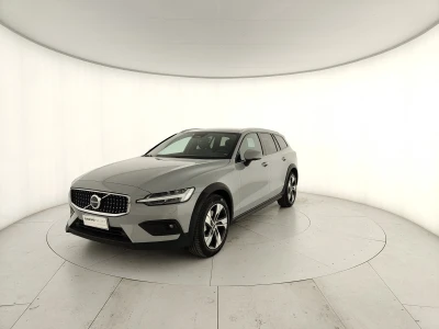Volvo V60 Cross Country 2.0 b4 Plus awd auto