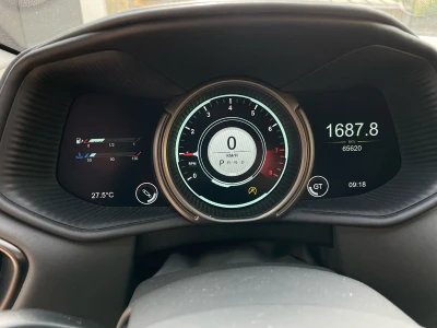 Aston martin DB11