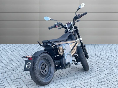 BMW Motorrad CE02