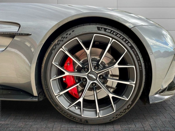 Aston martin VANTAGE