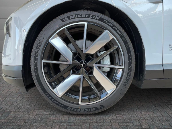 Polestar 4