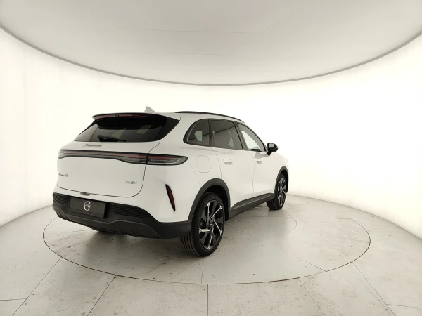 Lepas L8 PHEV