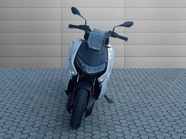 BMW Motorrad CE04