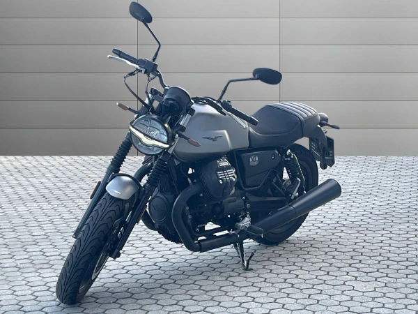 Moto guzzi V7 850