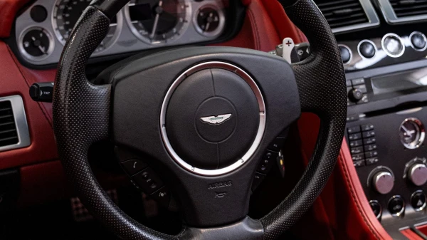 Aston martin VANTAGE