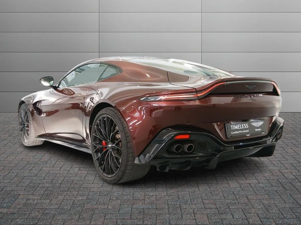 Aston martin VANTAGE