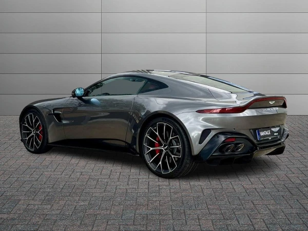 Aston martin VANTAGE