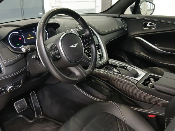 Aston martin DBX