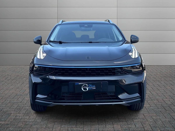 Lynk&co 01