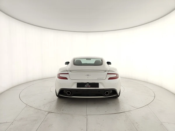 Aston martin Vanquish