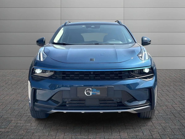 Lynk&co 01