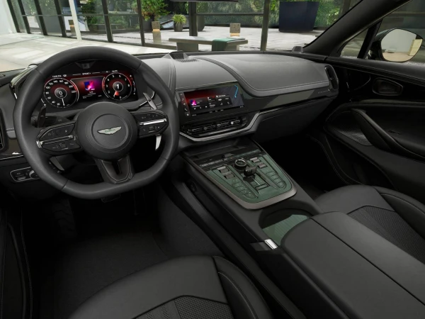 Aston martin DBX 707
