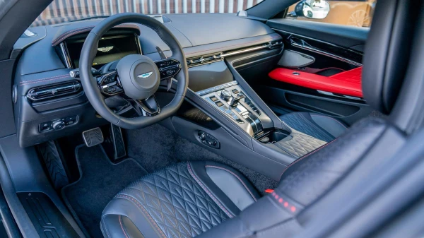 Aston martin DB12